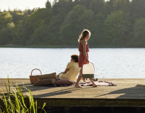 Lite-up PLAY - Petroleum