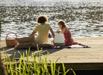 Lite-up PLAY - Petroleum